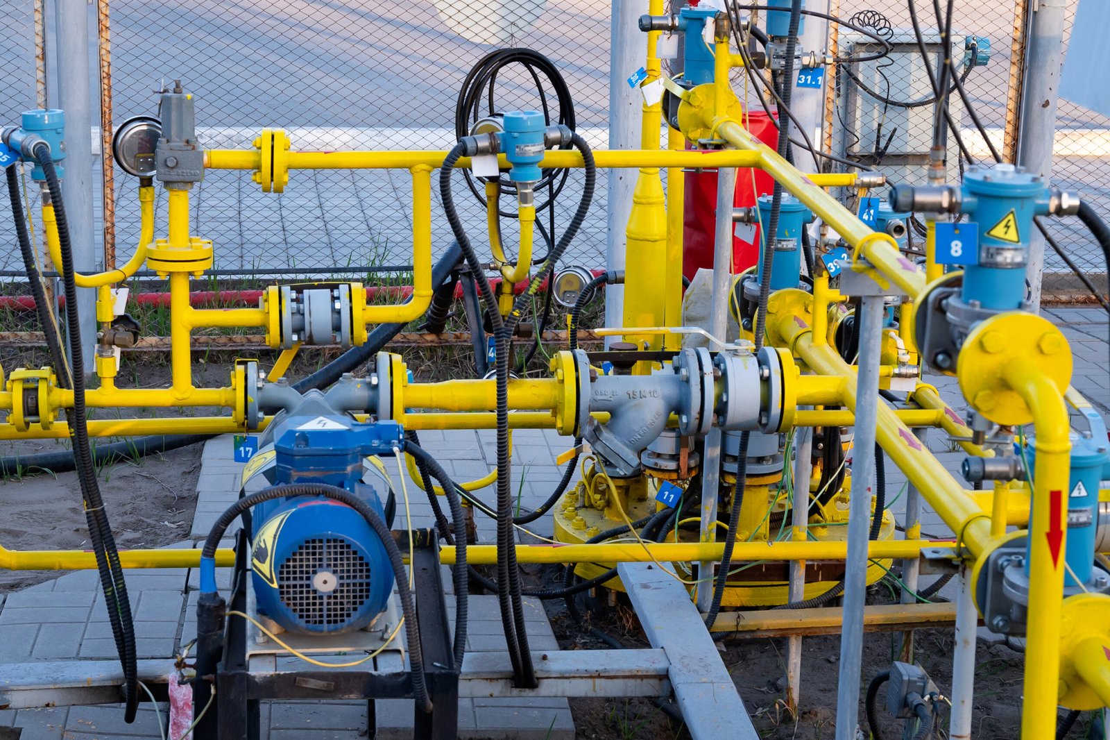 Why Modern Pressure Transmitters Are Becoming the Backbone of Reliable Oil & Gas Operations